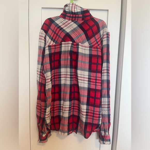 Hi, selling this tremendous Button Down Shirt for women in size S. - Picture 9 of 9